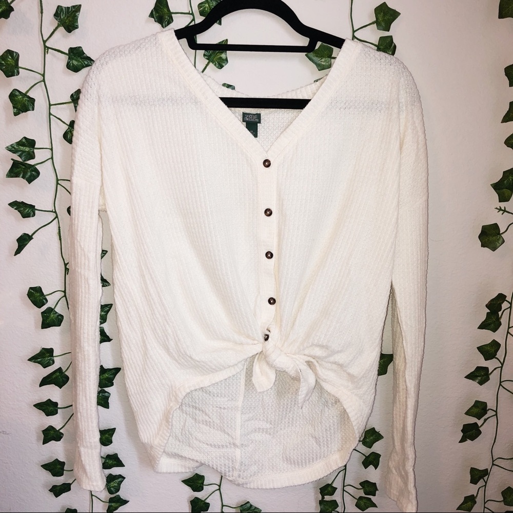 WHITE BUTTON UP TOP